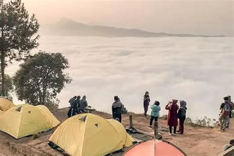 Gunung Putri Lembang Tempatnya Camping di Kabupaten Bandung Barat yang ...