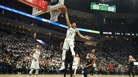 Giannis Antetokounmpo takes off for incredible dunk during Milwaukee ...