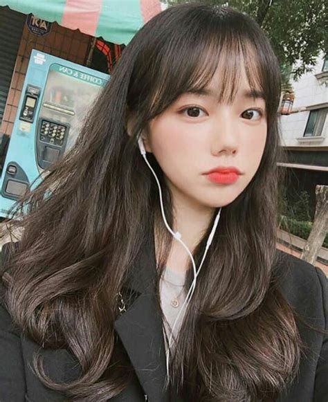 Hairstyles with bangs in dark colors please 🥲 there's barely any ...