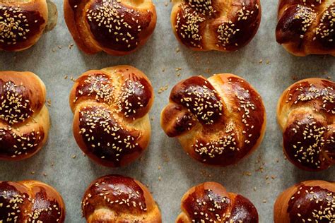 Challah Rolls (Step by Step + Video) – Milk and Pop