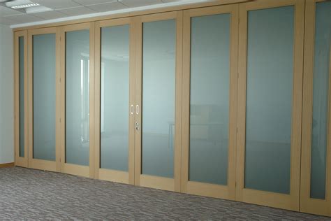 produkti / Folding Partitions / Folding panel walls | Starpsiena.lv ...