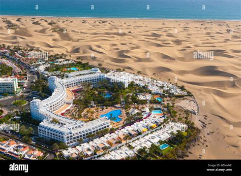 Espagne, Iles Canaries, Grande Canarie, Maspalomas, dunes et Hotel Riu ...