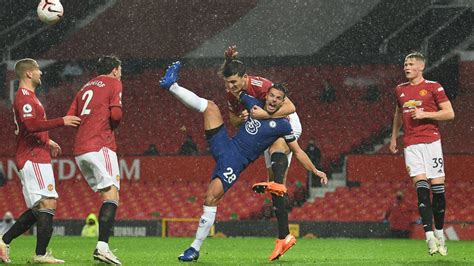 Chelsea denied clear penalty during draw at Manchester United as Harry ...