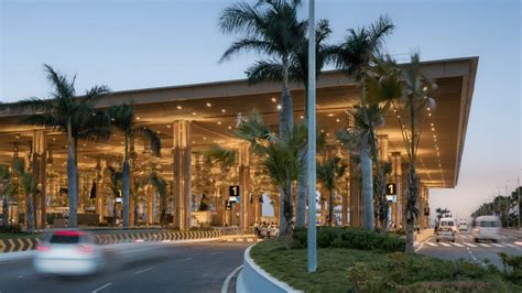 Bangalore airport: terminal in a garden