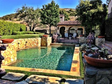 Tuscan villas... imagining myself sitting on the side of that pool with ...