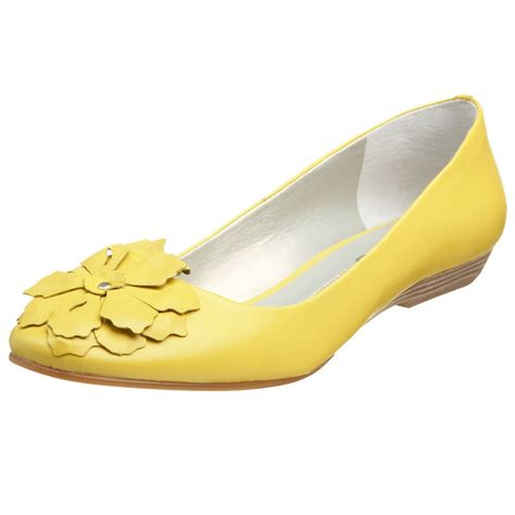 Yellow Shoes - Colors Photo (34543541) - Fanpop