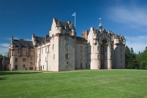 File:Fyvie Castle.jpg - Wikimedia Commons