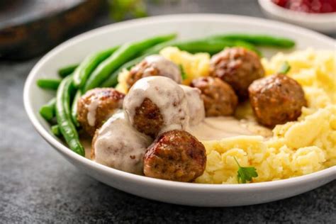 Easy Swedish Meatballs with Creamy Sauce | The Novice Chef