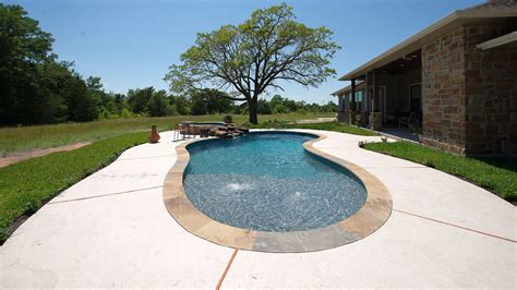 Plaster vs. Pebble Tec Pool Finishes: Pros and Cons | Paradise Oasis Pools