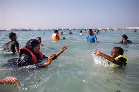 Friday at the beach in Mogadishu: Optimism shines through despite ...