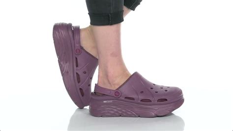 SKECHERS Foamies Max Cushioning Clog w/ Sherpa Lining SKU: 9560674 ...