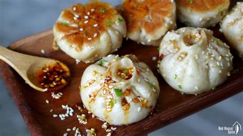 Sheng Jian Bao: Pan-fried pork buns (生煎包) - Red House Spice