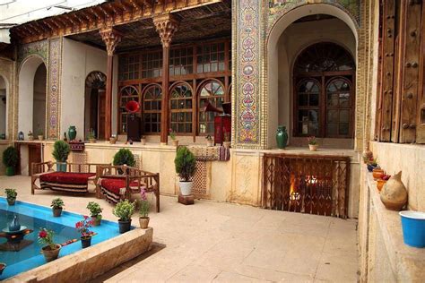 House courtyard, Isfahan , Iran | Persian architecture, Iranian ...