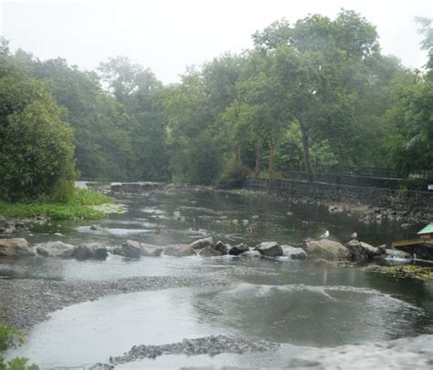 River Cong © N Chadwick cc-by-sa/2.0 :: Geograph Britain and Ireland