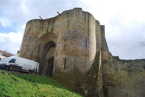 Tonbridge Castle: the gatehouse © N Chadwick cc-by-sa/2.0 :: Geograph ...