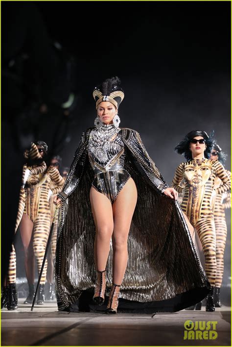 Beyonce's Coachella Performance Photos - See Her Fierce Looks!: Photo ...