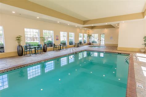 La Quinta Inn & Suites by Wyndham Bentonville | Bentonville, AR Hotels