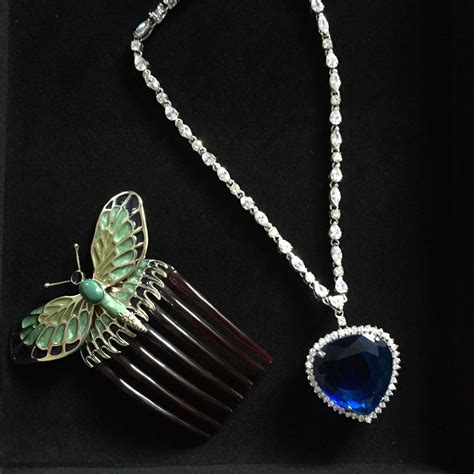 Titanic necklace and comb. Heart of the ocean | Blaue halskette ...