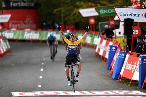 Primož Roglič powers to victory on stage one of the Vuelta a España ...