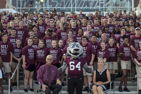 SIU administrators, faculty welcome new students during fall semester ...