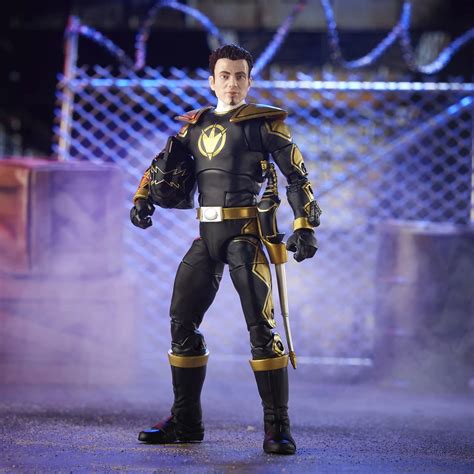 Tommy Oliver Returns as the Dino Thunder Black Ranger with Hasbro