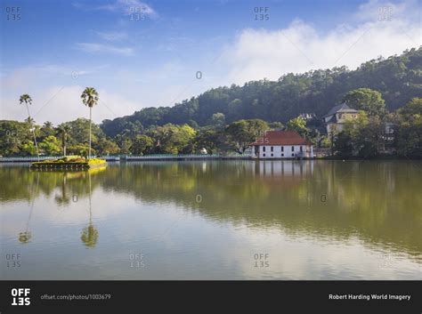 Kandy Lake and the Temple of the Tooth, Kandy, UNESCO World Heritage ...