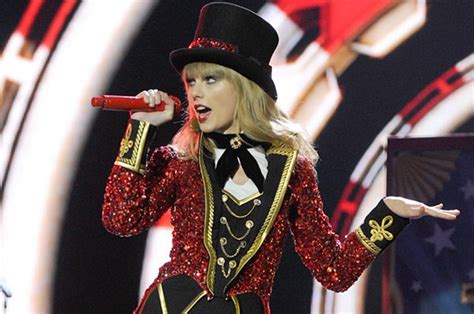 Taylor Swift – Red Tour Costumes | Genius