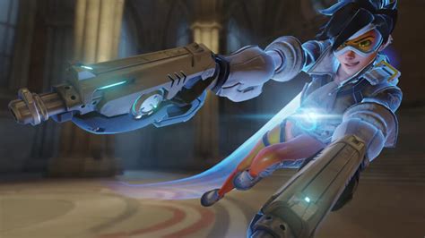 Overwatch 2: How to Play Tracer (Abilities, Skins & Changes)