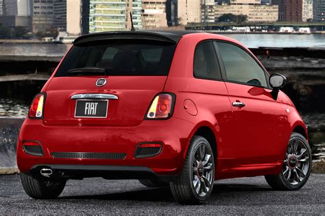 2017 fiat 500 sport black rear three quarters - Motor Trend en Español