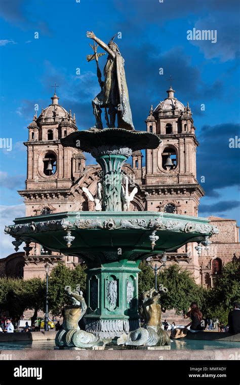 The Statue of Pachacuti in the Plaza de Armas Stock Photo - Alamy