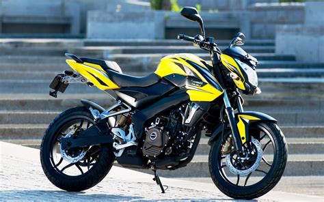 Review of Kawasaki Pulsar 200NS 2017: pictures, live photos ...