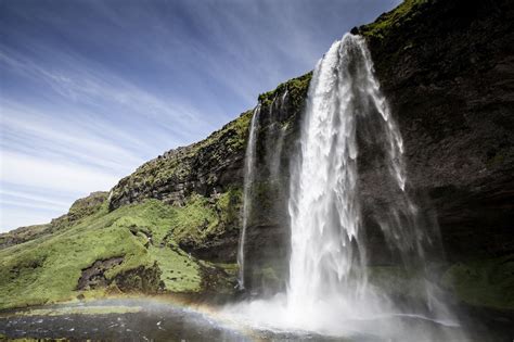 Seljalandsfoss Waterfall Facts & Information - Beautiful World Travel Guide