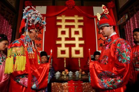 Modern Chinese Engagements Wed Love and Tradition