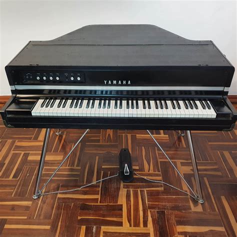 Vintage Yamaha CP70b Electric Acoustic Baby Grand Piano - A440 Pianos