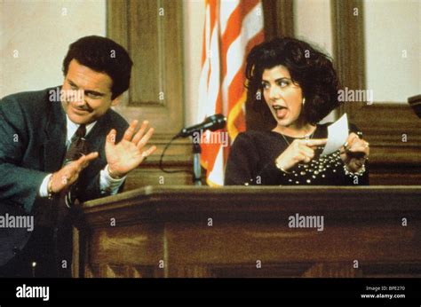 JOE PESCI & MARISA TOMEI MY COUSIN VINNY (1992 Stock Photo: 31041892 ...