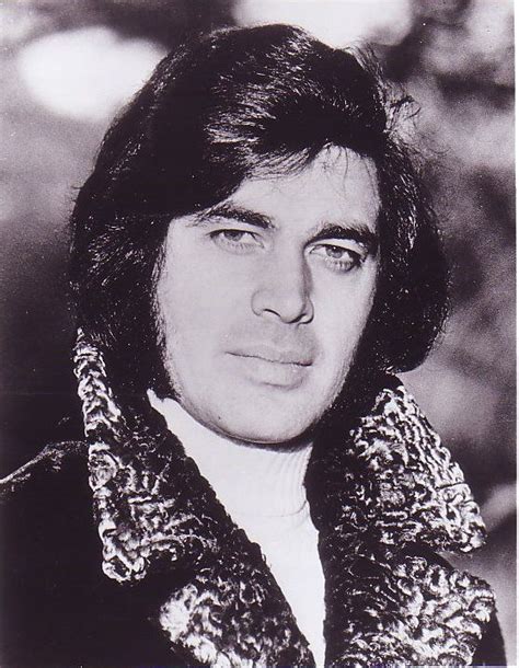 Engelbert Humperdinck 1976 | Beautiful men, Music star, Singer