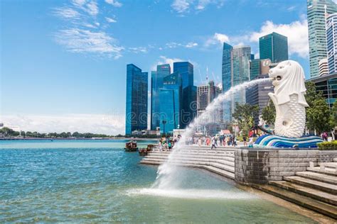 SINGAPORE-Aug 15, 2016 the Merlion Fountain in Singapore Editorial ...