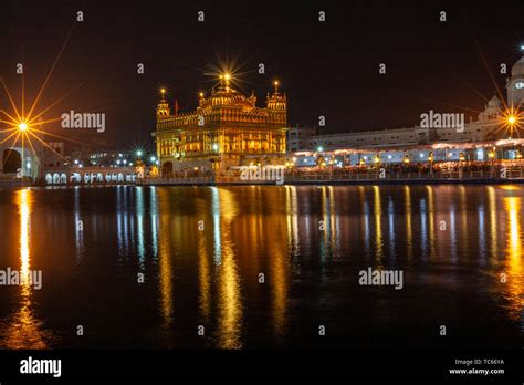 Golden reflection at dusk, The Harmandar Sahib , Golden Temple ...