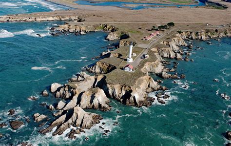 Point Arena, Mendocino Coast - CoastView