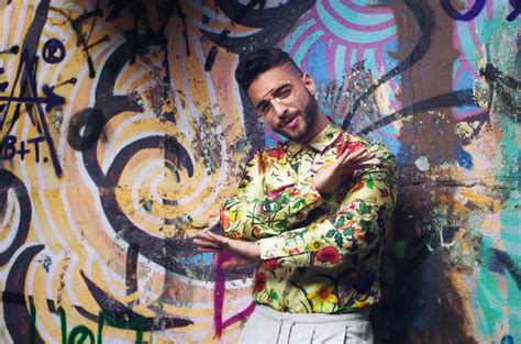 Maluma Dances in the Streets of Brazil in ‘Corazon’ Music Video ...