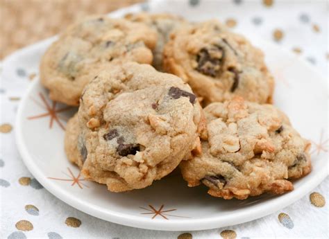 Salted Cashew Chocolate Chunk Cookies – Coconut & Lime