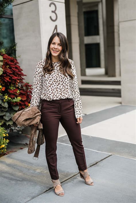 burgundy work pants in 2021 | Office attire women, Business casual ...