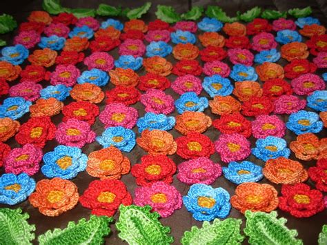 Crochet Flowers: Ideas for using crochet flowers in projects