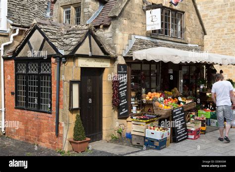 Broadway cotswolds village worcestershire england uk gb Stock Photo - Alamy