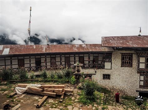 Gasa a Dzong and some Hotsprings. | Unusual Traveler