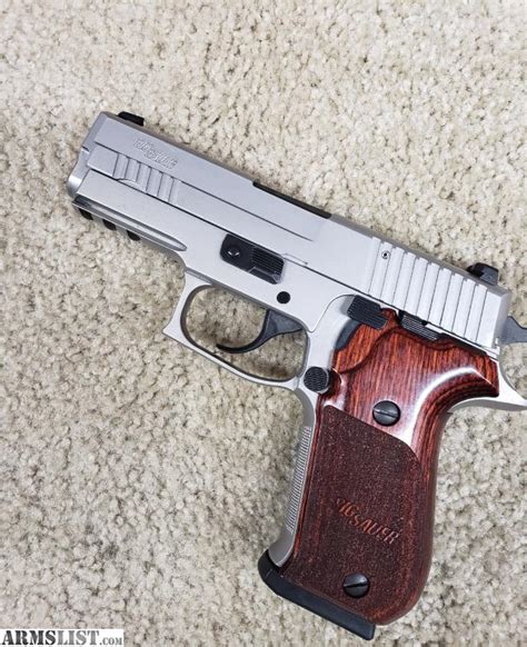 ARMSLIST - For Sale: Sig 220 Elite Carry