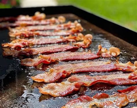 How To Cook Bacon On A Griddle - Griddle Sizzle