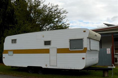 Franklin Arrow Caravan | Farm Tender