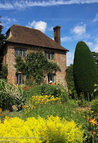 Sissinghurst 2014-10 | The photo taken by my good friend She… | Neyer ...