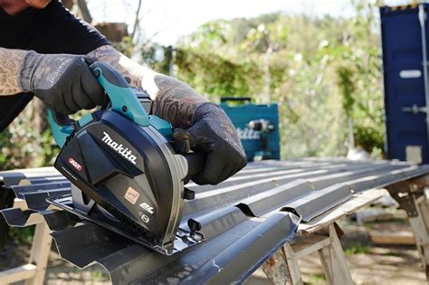 Makita 40V Max Brushless 185mm Metal Cut Saw - The Tradie Magazine